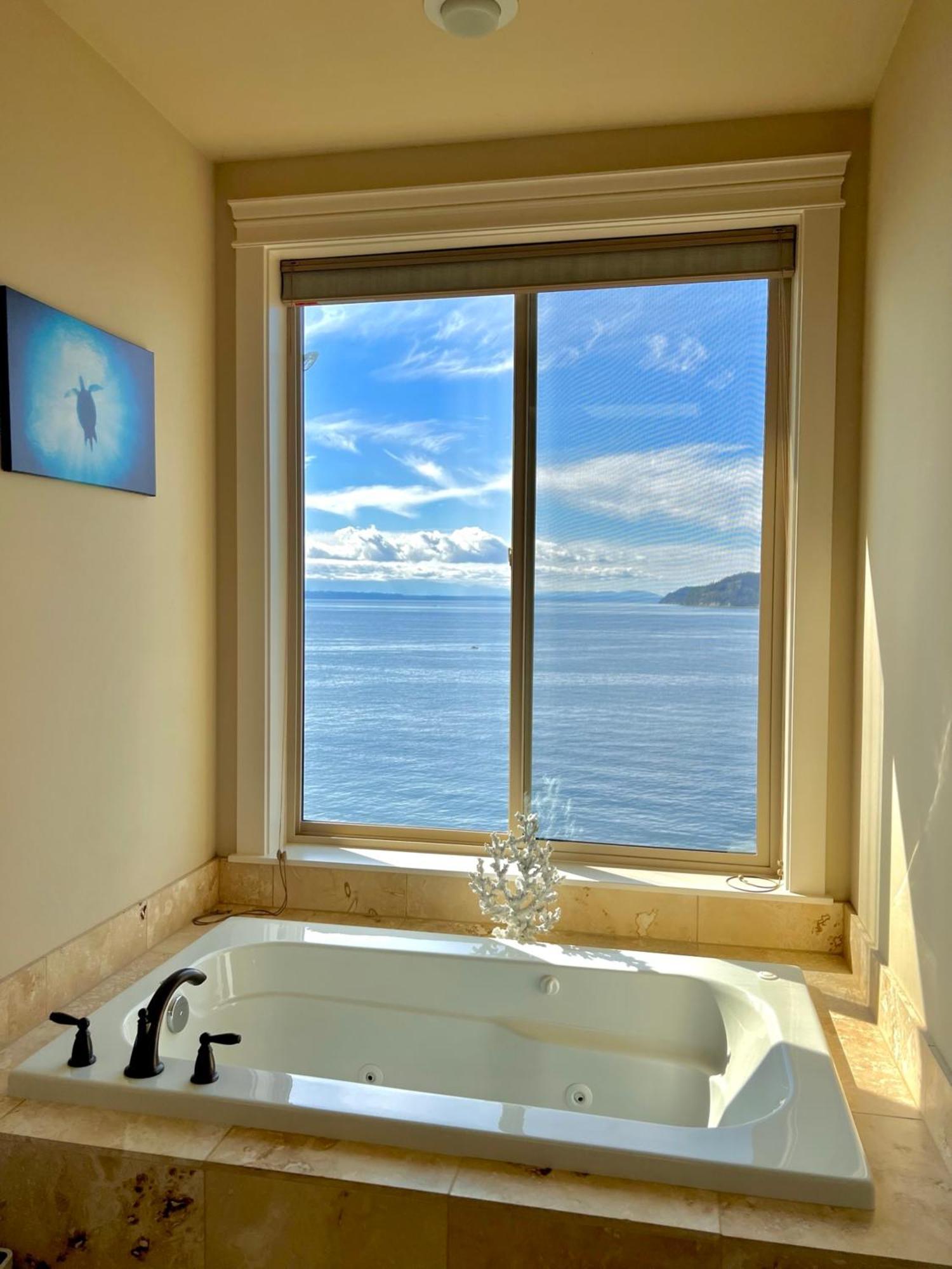 Stunning House With Views Of Puget Sound! Ideal For Family Reunions Edmonds Ngoại thất bức ảnh